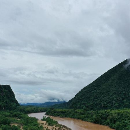Pdv Guesthouse Muang Ngoi エクステリア 写真