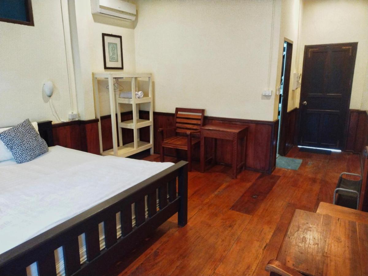 Pdv Guesthouse Muang Ngoi エクステリア 写真
