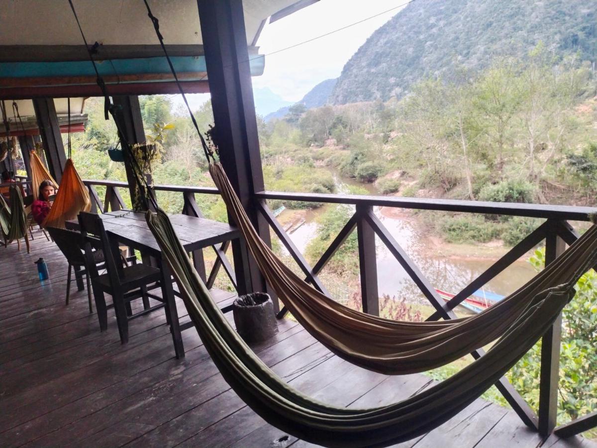 Pdv Guesthouse Muang Ngoi エクステリア 写真