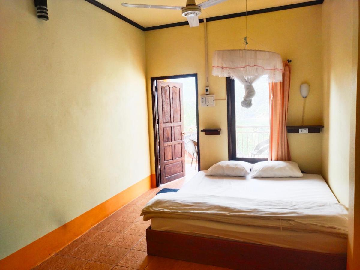 Pdv Guesthouse Muang Ngoi エクステリア 写真